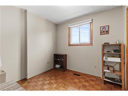 477 East 38Th Street, Hamilton, ON - Indoor