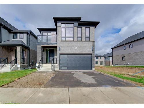 50 Jacob Detweiller Drive  Kitchener, ON N2P 0L1