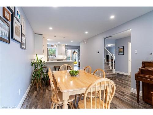 118 Stirling Macgregor Drive, Cambridge, ON - Indoor Photo Showing Dining Room