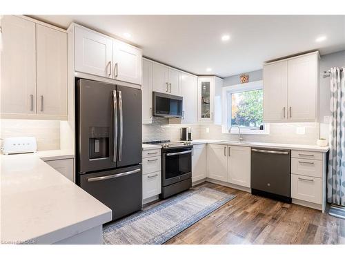 118 Stirling Macgregor Drive, Cambridge, ON - Indoor Photo Showing Kitchen