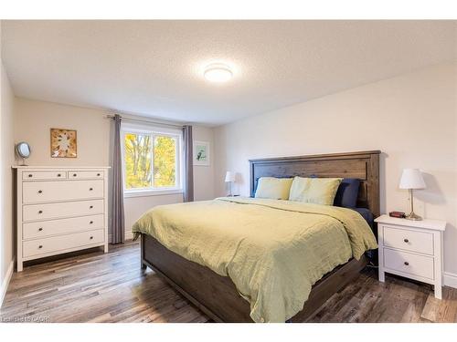 118 Stirling Macgregor Drive, Cambridge, ON - Indoor Photo Showing Bedroom