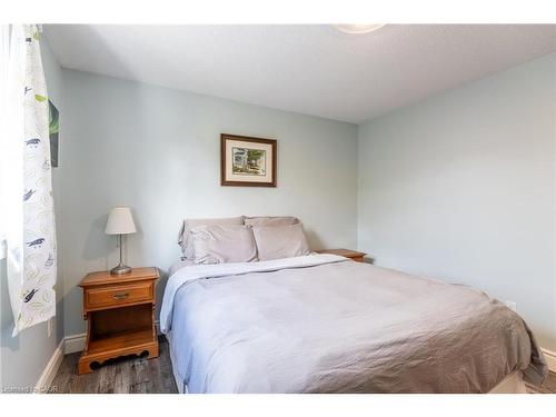 118 Stirling Macgregor Drive, Cambridge, ON - Indoor Photo Showing Bedroom