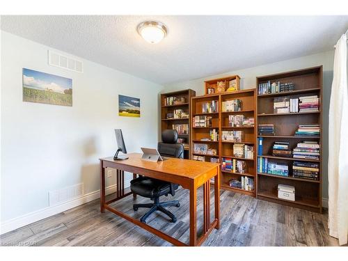 118 Stirling Macgregor Drive, Cambridge, ON - Indoor Photo Showing Office