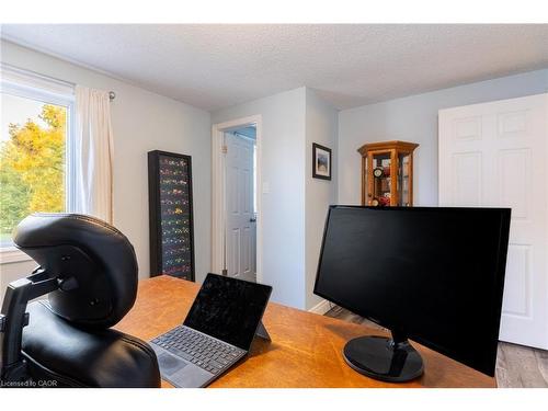 118 Stirling Macgregor Drive, Cambridge, ON - Indoor Photo Showing Office