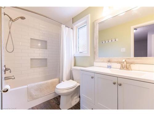 118 Stirling Macgregor Drive, Cambridge, ON - Indoor Photo Showing Bathroom