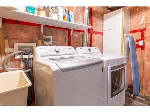 118 Stirling Macgregor Drive, Cambridge, ON - Indoor Photo Showing Laundry Room
