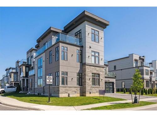 4 Sunrow Gate, Hamilton, ON - Outdoor With Balcony With Facade