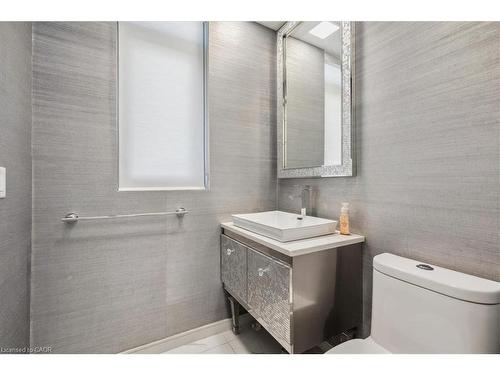 4 Sunrow Gate, Hamilton, ON - Indoor Photo Showing Bathroom