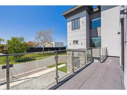 4 Sunrow Gate, Hamilton, ON - Outdoor With Balcony