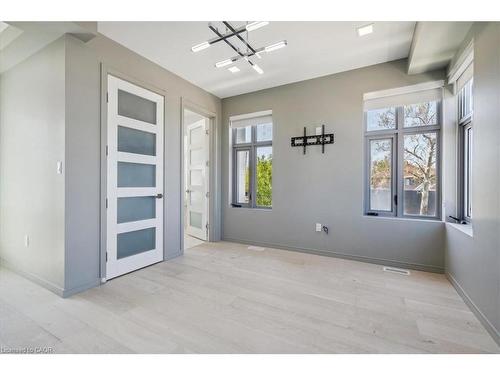 4 Sunrow Gate, Hamilton, ON - Indoor Photo Showing Other Room