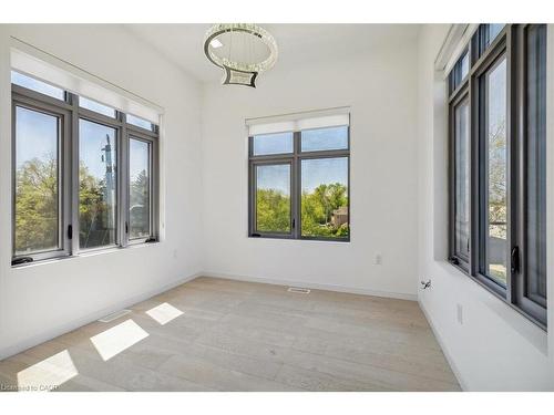 4 Sunrow Gate, Hamilton, ON - Indoor Photo Showing Other Room