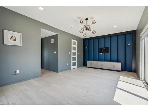 4 Sunrow Gate, Hamilton, ON - Indoor Photo Showing Other Room