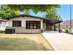 105 Lilacside Drive  Hamilton, ON L8V 2L8