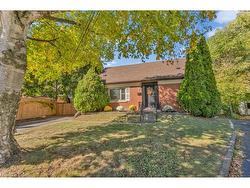 9 Elaine Court  Hamilton, ON L8K 3S2