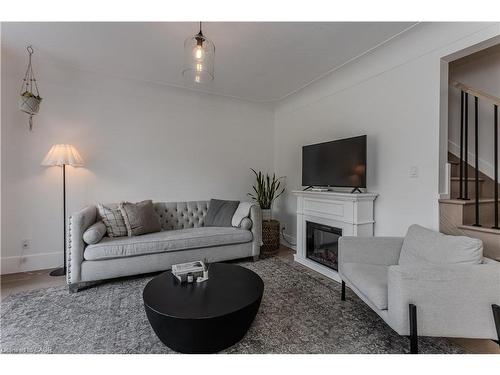 333 St Paul Street, Burlington, ON - Indoor Photo Showing Living Room With Fireplace