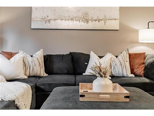 4148 Galileo Common, Burlington, ON - Indoor Photo Showing Living Room