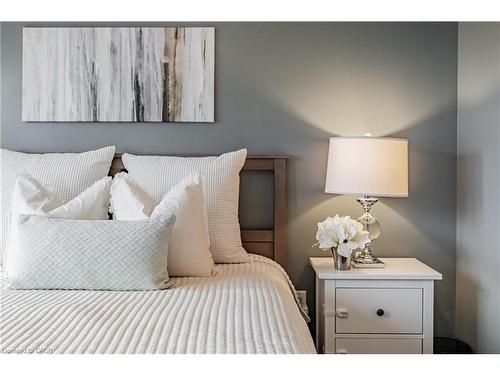 4148 Galileo Common, Burlington, ON - Indoor Photo Showing Bedroom
