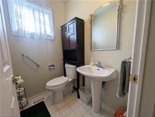 537 Westman Avenue, Peterborough, ON - Indoor Photo Showing Bathroom