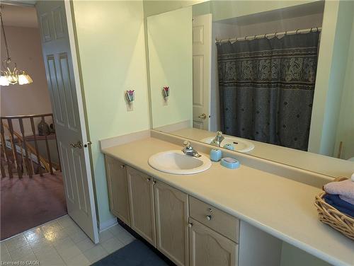 537 Westman Avenue, Peterborough, ON - Indoor Photo Showing Bathroom