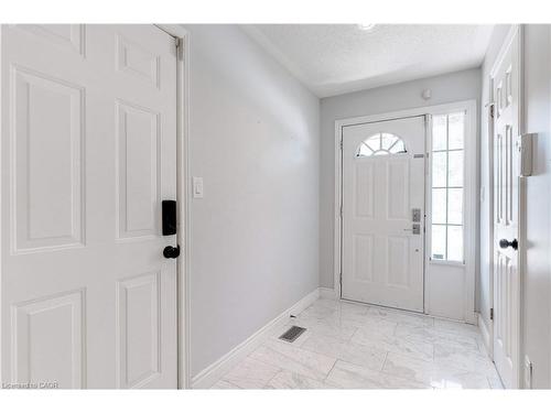 19-2151 Walkers Line, Burlington, ON - Indoor Photo Showing Other Room