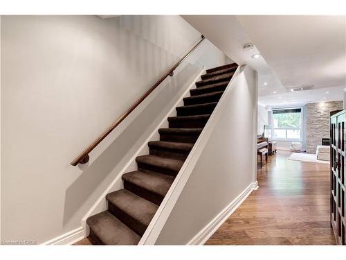 19-2151 Walkers Line, Burlington, ON - Indoor Photo Showing Other Room