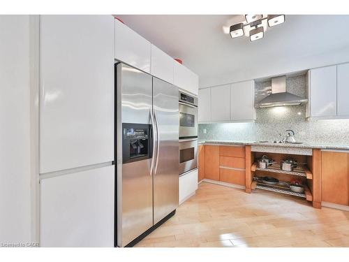 1995 Pitagora Court, Mississauga, ON - Indoor Photo Showing Kitchen With Stainless Steel Kitchen
