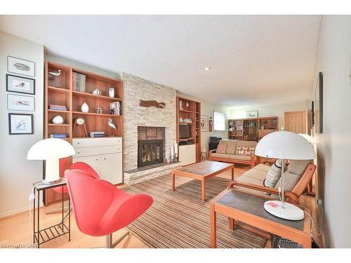 1995 Pitagora Court, Mississauga, ON - Indoor Photo Showing Living Room With Fireplace