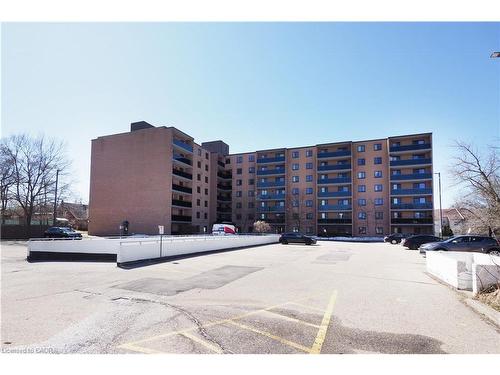 403-29 West Avenue  Kitchener, ON N2M 5E4