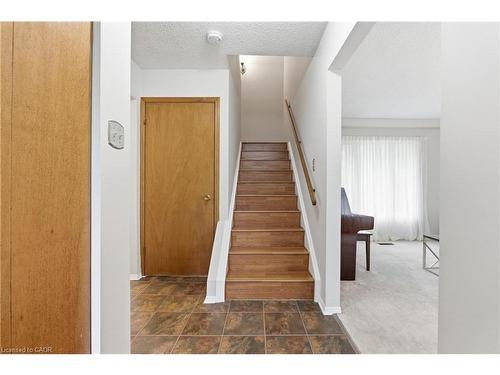 28 Bacall Crescent, Hamilton, ON - Indoor Photo Showing Other Room