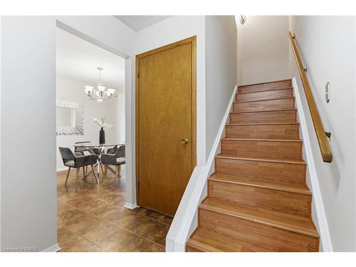 28 Bacall Crescent, Hamilton, ON - Indoor Photo Showing Other Room