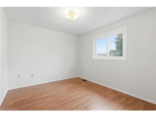 28 Bacall Crescent, Hamilton, ON - Indoor Photo Showing Other Room