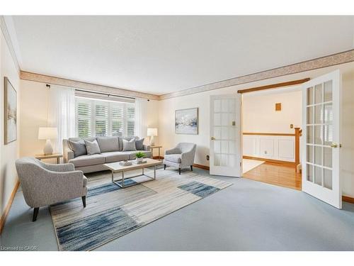457 Stillmeadow Circle, Waterloo, ON - Indoor Photo Showing Living Room