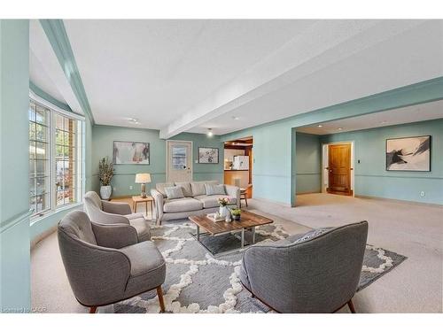 457 Stillmeadow Circle, Waterloo, ON - Indoor Photo Showing Living Room