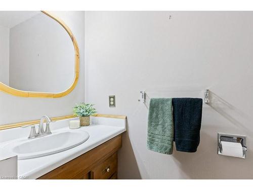 457 Stillmeadow Circle, Waterloo, ON - Indoor Photo Showing Bathroom