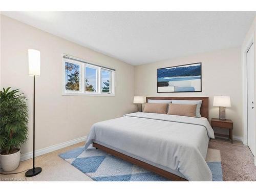 457 Stillmeadow Circle, Waterloo, ON - Indoor Photo Showing Bedroom