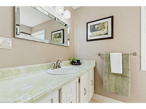 457 Stillmeadow Circle, Waterloo, ON - Indoor Photo Showing Bathroom