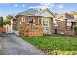8 Wavell Avenue  Hamilton, ON L9A 2T2