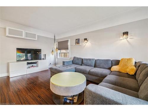 8 Wavell Avenue, Hamilton, ON - Indoor Photo Showing Living Room