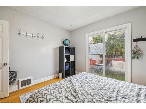 8 Wavell Avenue, Hamilton, ON - Indoor Photo Showing Bedroom