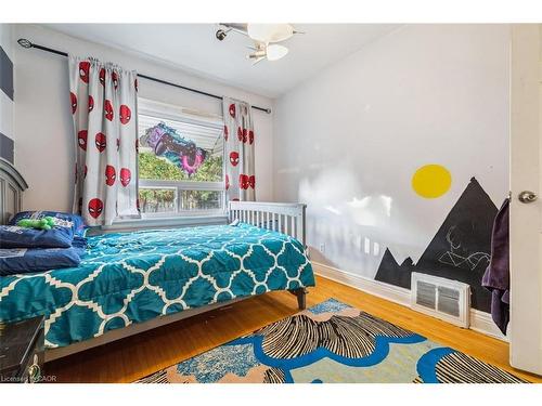 8 Wavell Avenue, Hamilton, ON - Indoor Photo Showing Bedroom