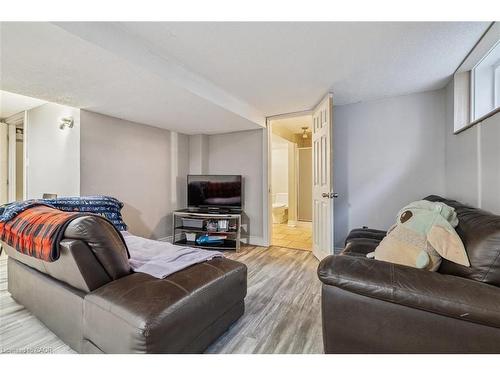 8 Wavell Avenue, Hamilton, ON - Indoor Photo Showing Living Room