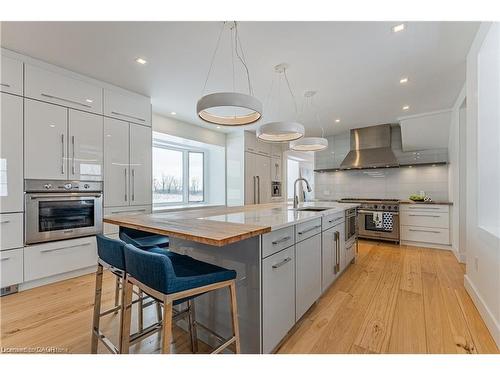 1748 Centre Road, Carlisle, ON 