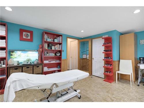 90 Ann Street, Dundas, ON - Indoor Photo Showing Other Room