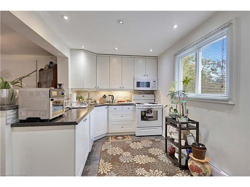 90 Ann Street, Dundas, ON - Indoor Photo Showing Kitchen