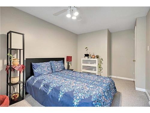 90 Ann Street, Dundas, ON - Indoor Photo Showing Bedroom