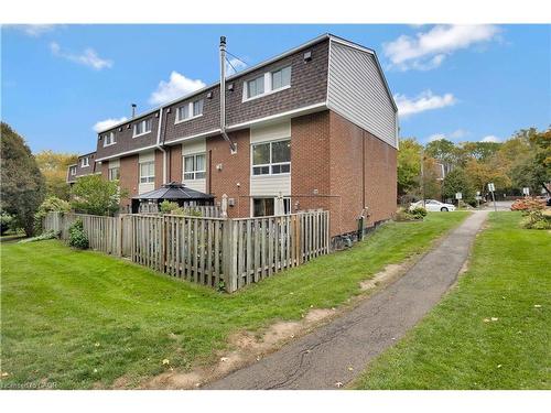 90 Ann Street, Dundas, ON - Outdoor