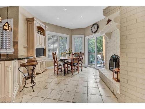 32 Maple Hill Drive, Kitchener, ON - Indoor Photo Showing Dining Room