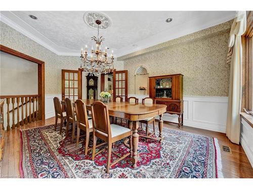 32 Maple Hill Drive, Kitchener, ON - Indoor Photo Showing Dining Room