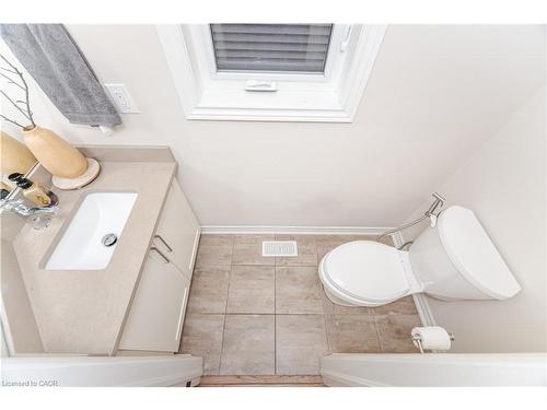235 Mead Avenue, Hamilton, ON - Indoor Photo Showing Bathroom