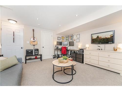 235 Mead Avenue, Hamilton, ON - Indoor Photo Showing Living Room